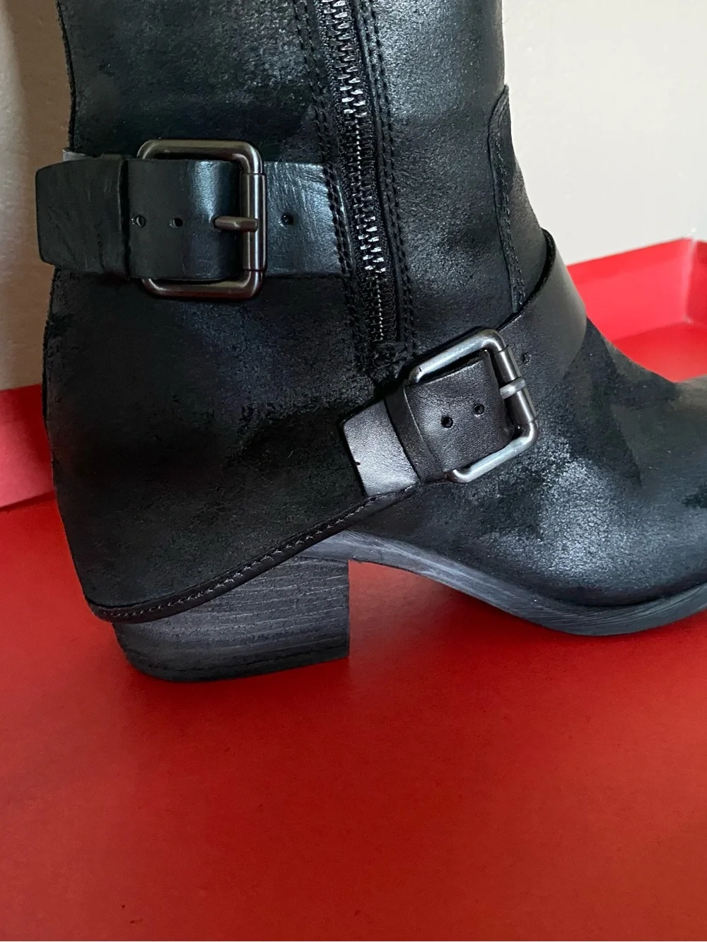 $398 Donald L Pliner black leather boots 8.5